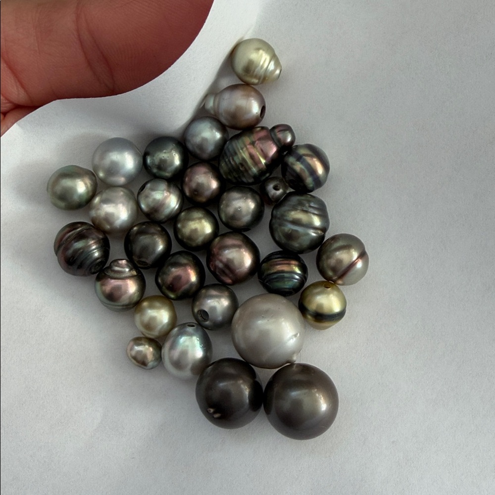 Loose Tahitian pearls